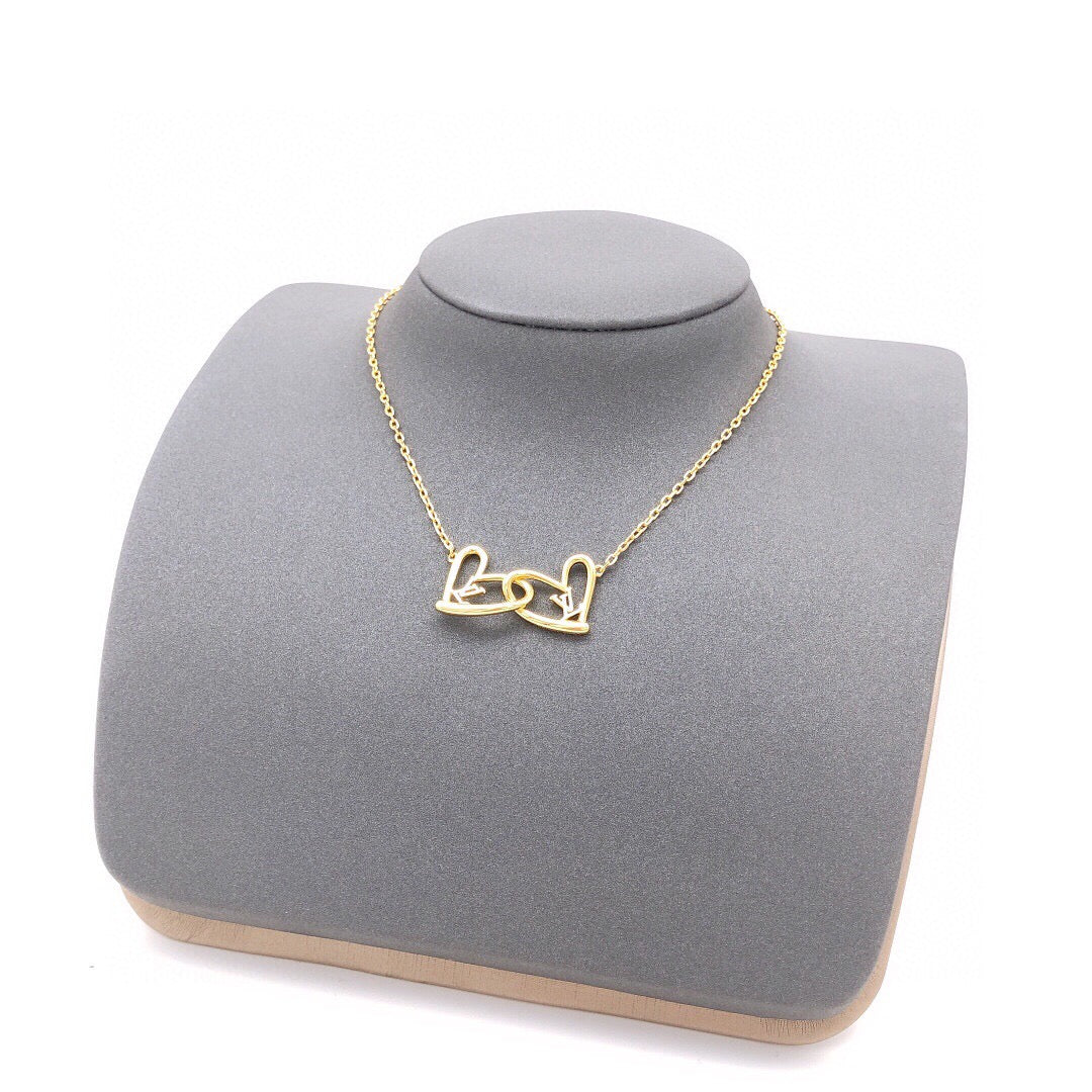 Heart Pendant Necklace in Gold-Tone – Design 001 close-up detail