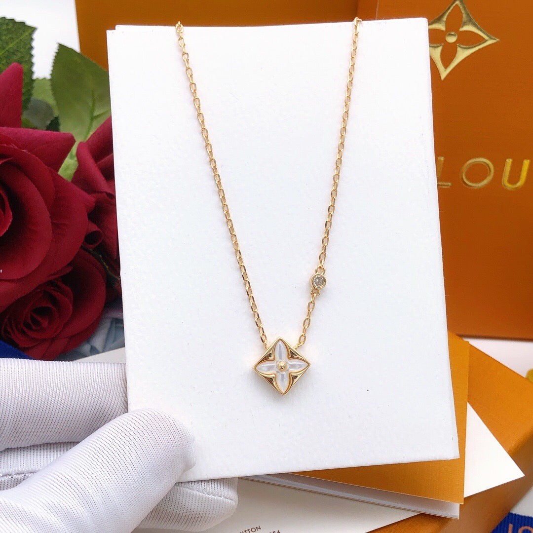 Geometric Emblem Pendant Necklace in Rose-Gold-Tone – Rose Gold Detail – Design 002 side detail