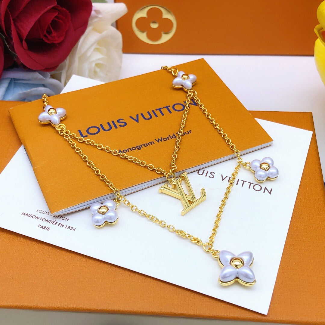 Floral Double-Layer Pendant Necklace main product view