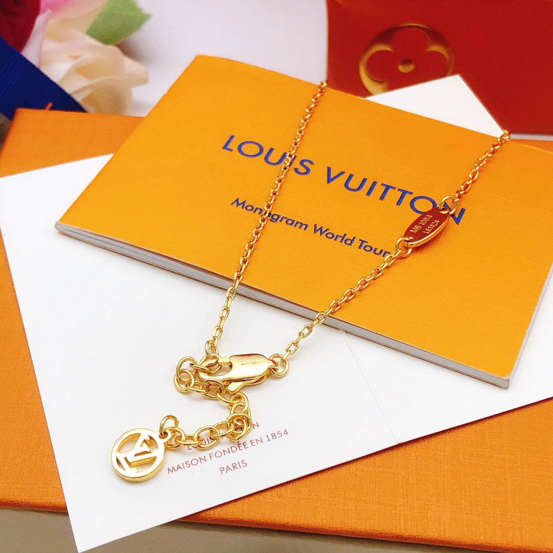 Round Pendant Necklace in Gold-Tone – Design 002 detail view