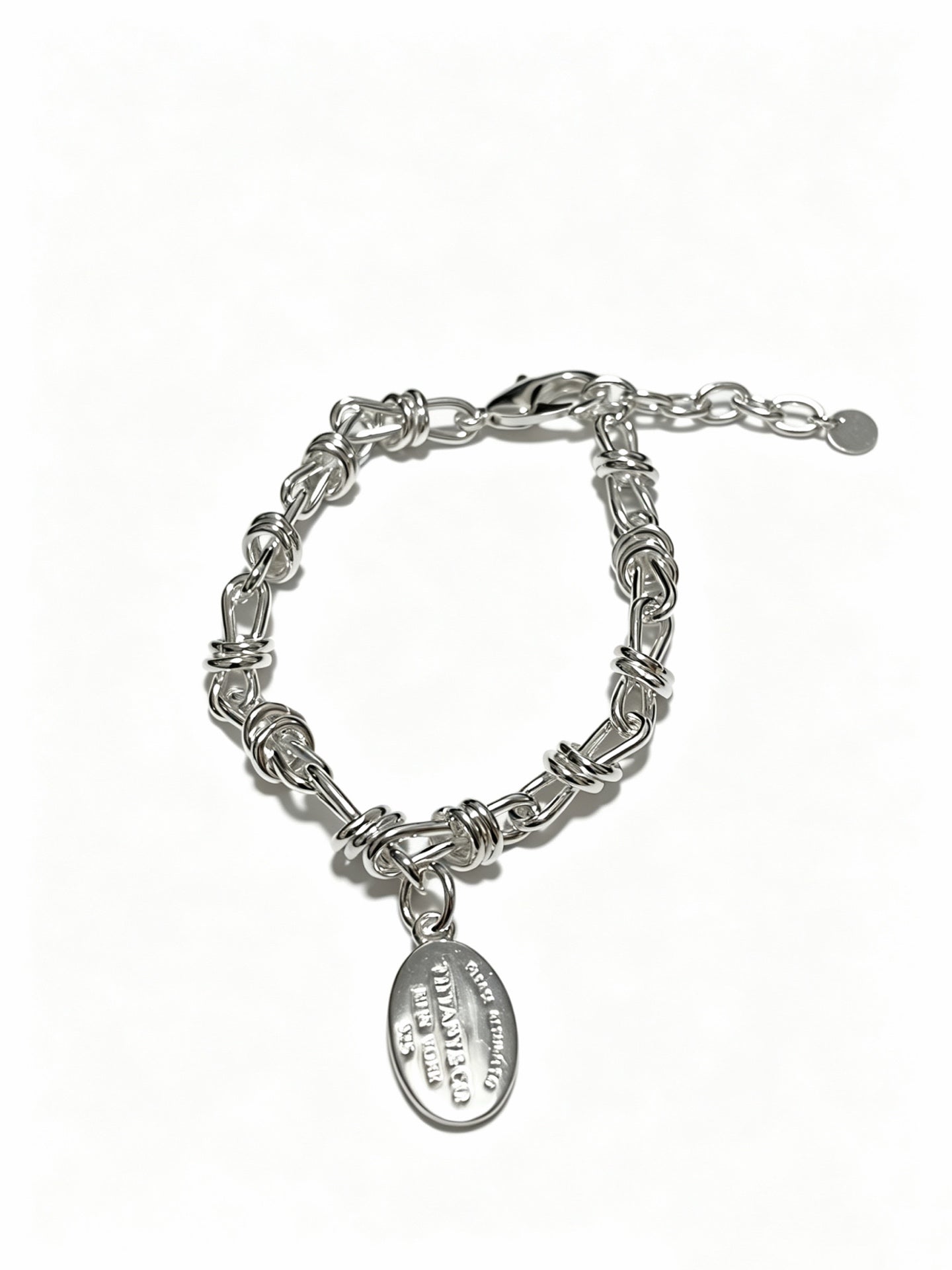 Signature Motif Bracelet in Silver-Tone – Vintage Detail – Design 03 main product view