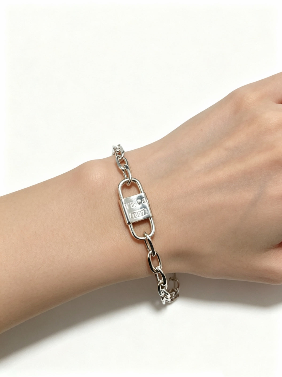 Signature Motif Bracelet in Silver-Tone – Vintage Detail – Design 02 main product view