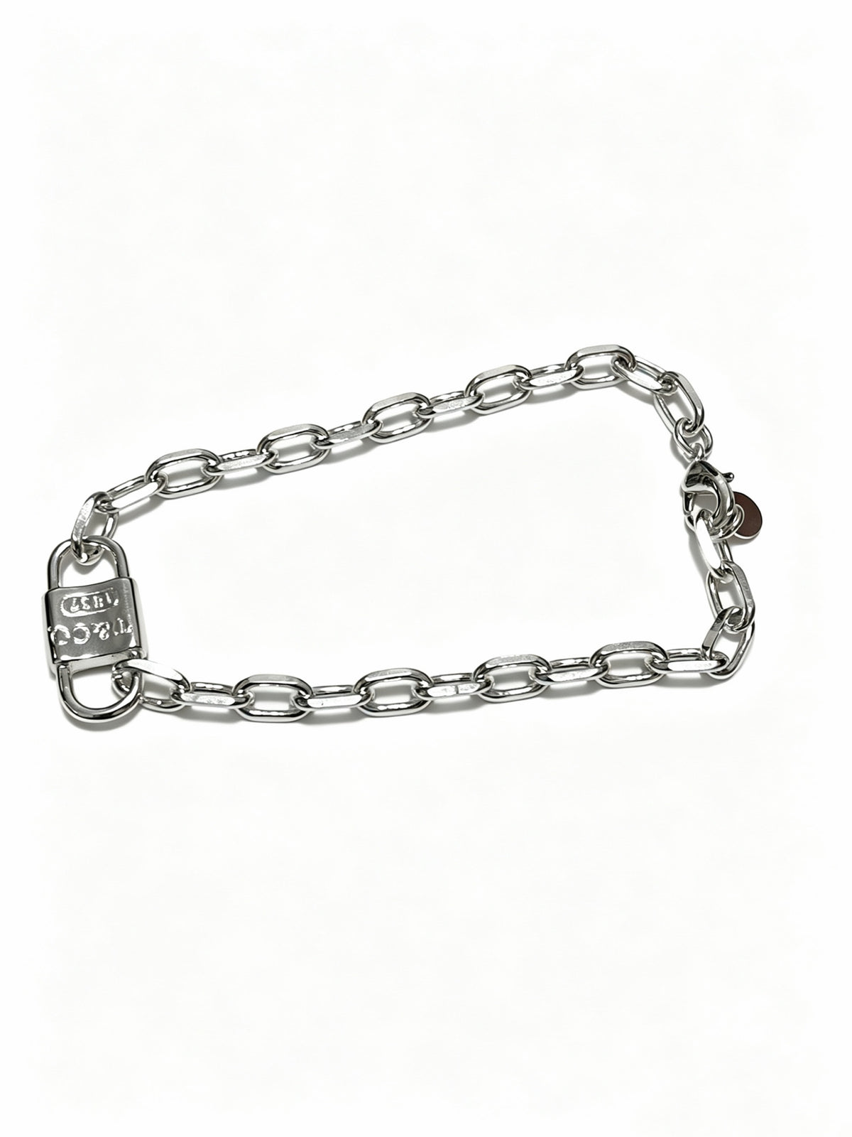 Signature Motif Bracelet in Silver-Tone – Vintage Detail – Design 02 detail view