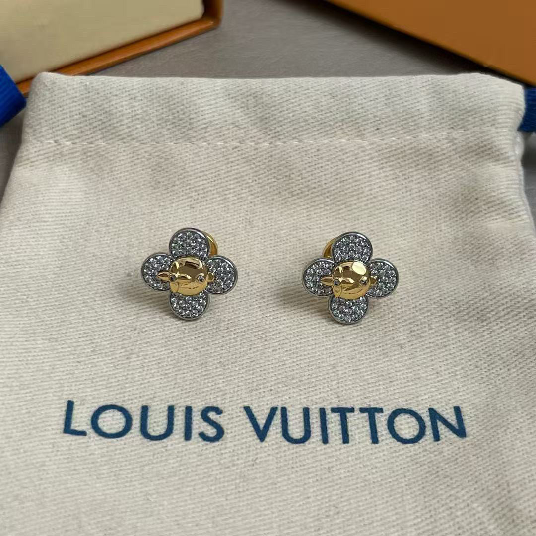 Sunflower Stud Earrings in Polished Metal-Tone – Sunflower Detail side detail