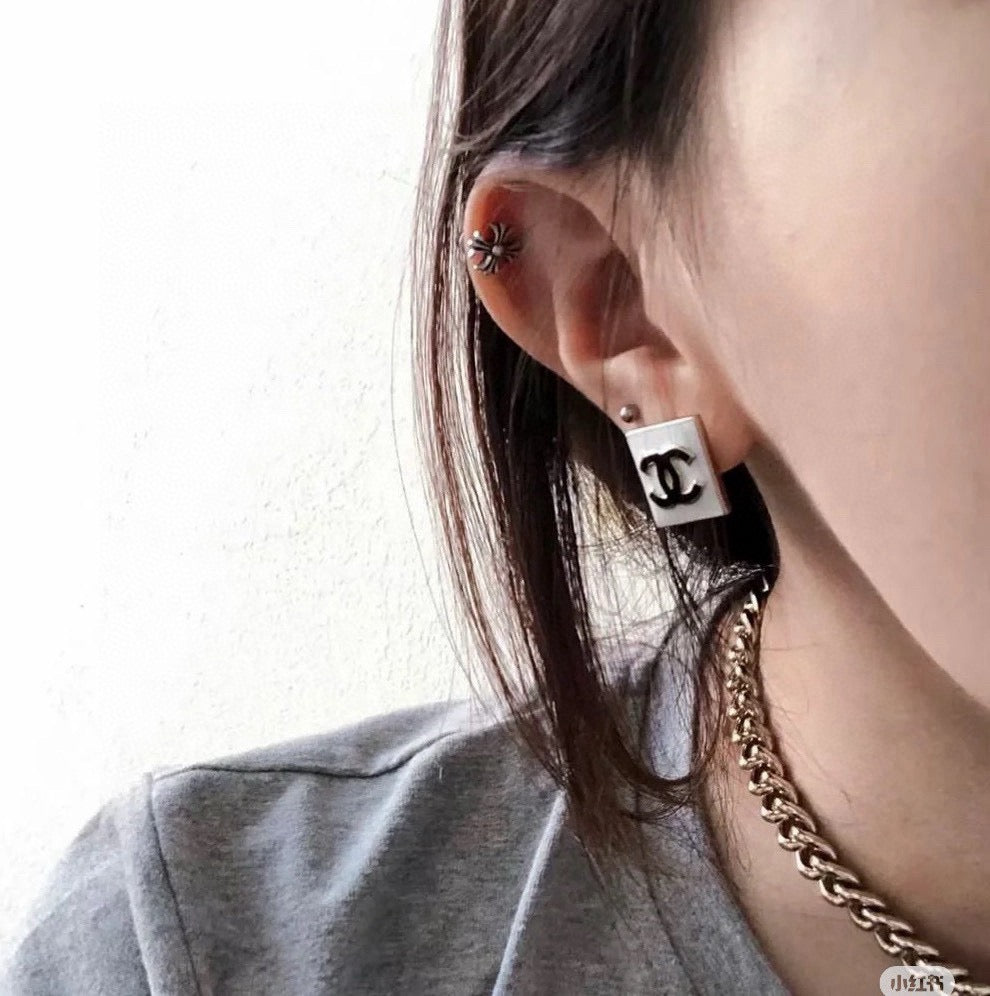Double-C Emblem Stud Earrings in Gold-Tone – Design 006 detail view
