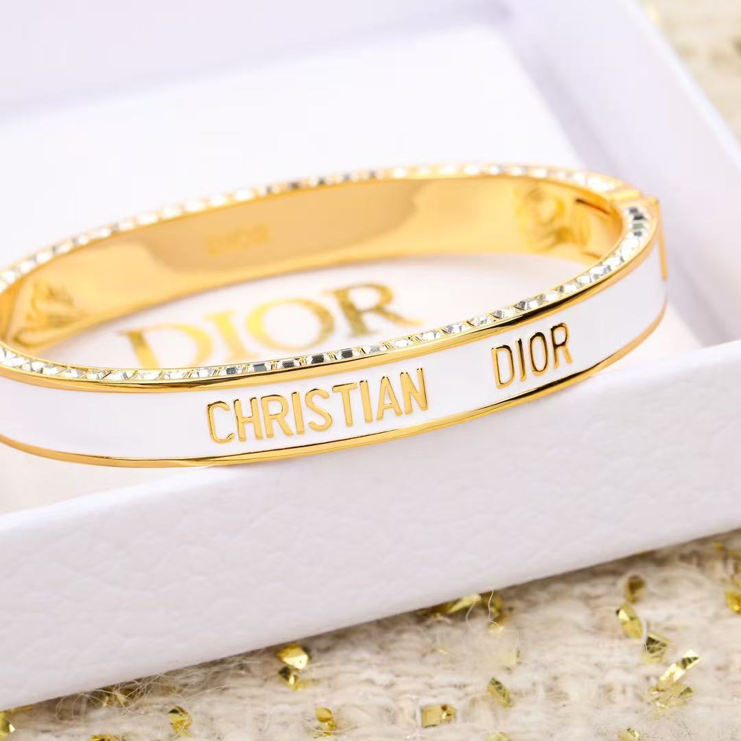 Graphic Letter Motif Statement Bracelet in Silver-Tone – Design 002 detail view