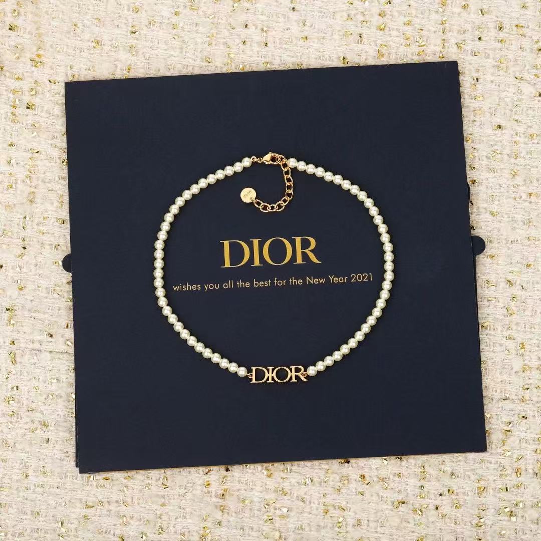 Pearl-Style Motif Pendant Necklace in Polished Metal-Tone with Pearl-Style Detail – Design 001 front view