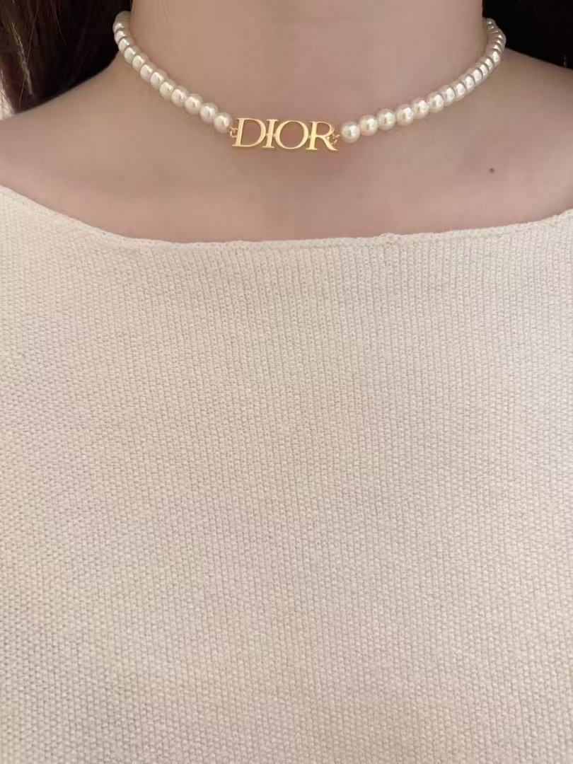 Pearl-Style Motif Pendant Necklace in Polished Metal-Tone with Pearl-Style Detail – Design 001 front view