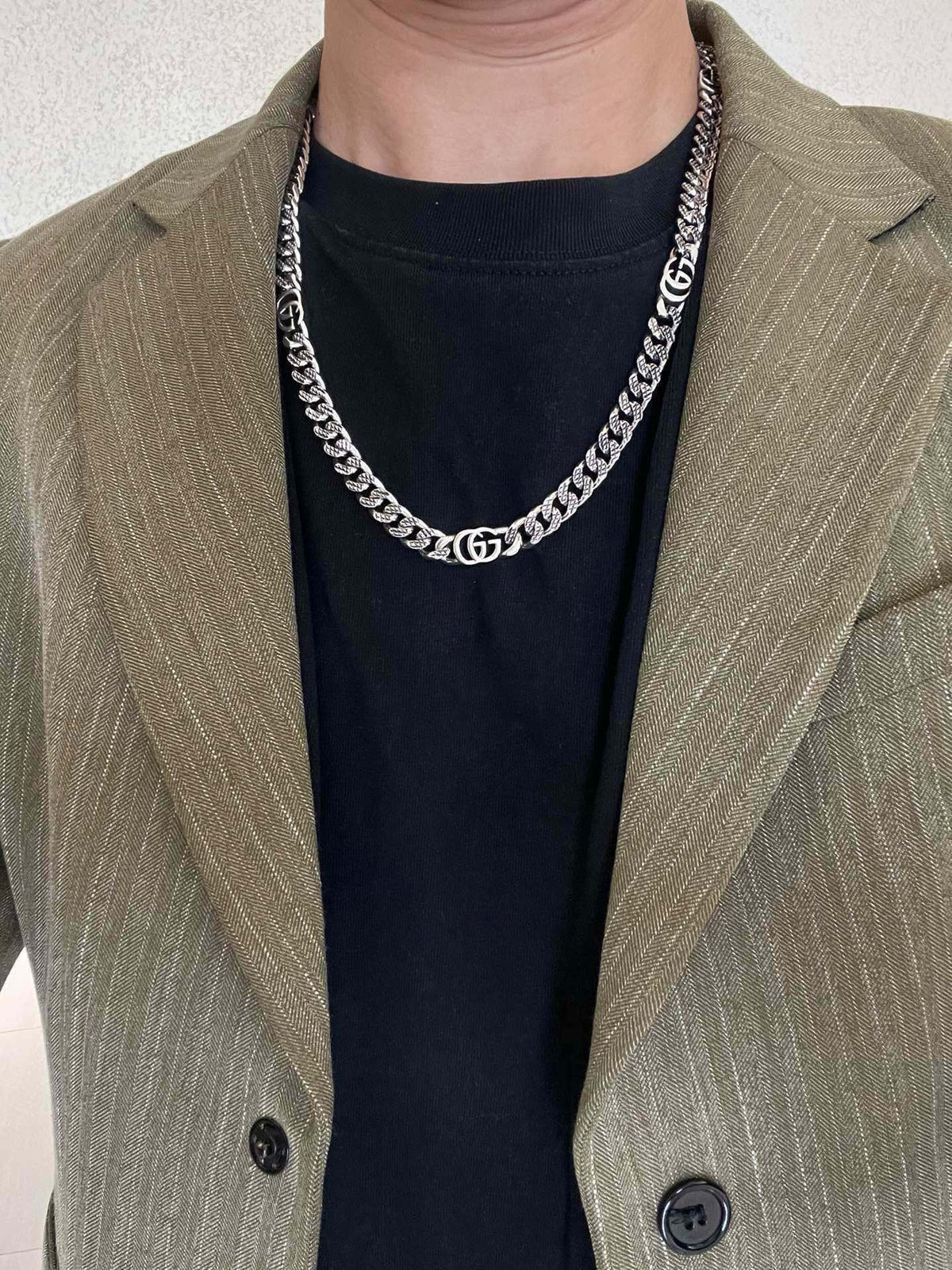 Double-G Emblem Pendant Necklace in Polished Metal-Tone – Design 010 detail view