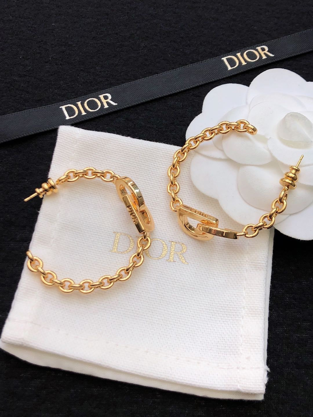 Pearl-Style Motif Statement Earrings in Polished Metal-Tone with Pearl-Style Detail – Design 001 main product view