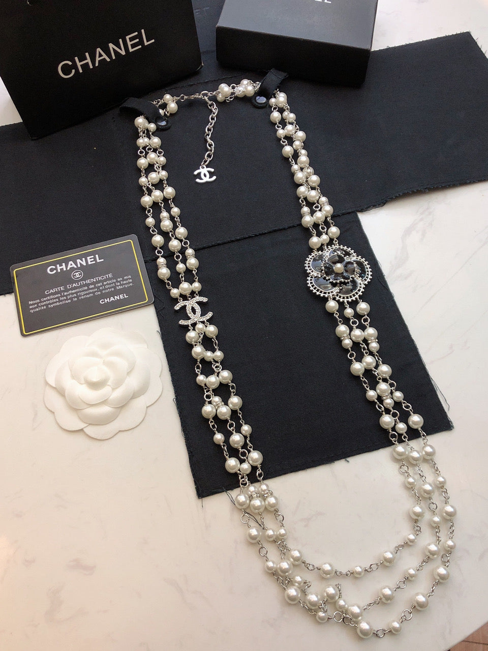 Camellia Pearl-Detail Pendant Necklace – Pearl Detail main product view