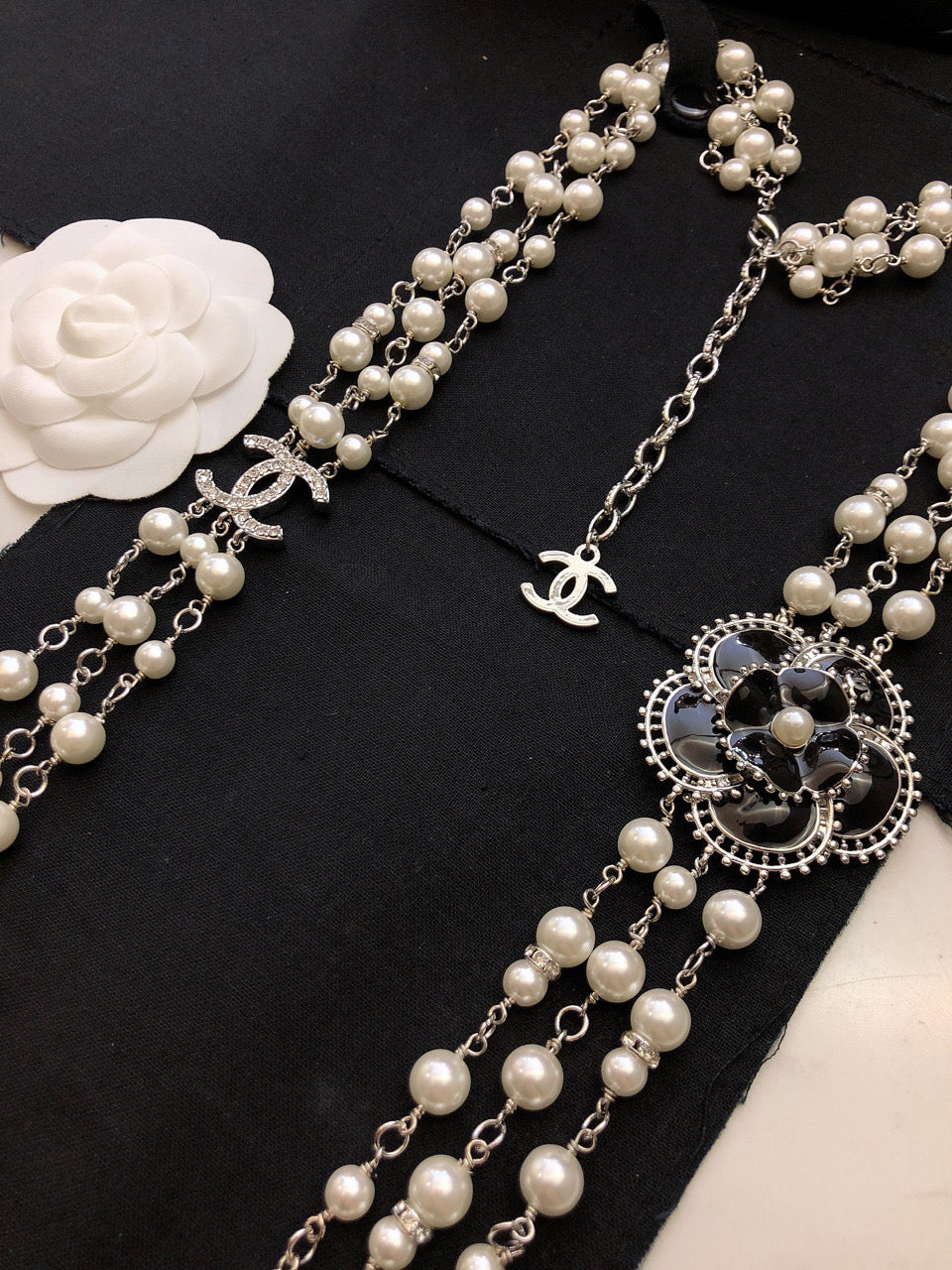 Camellia Pearl-Detail Pendant Necklace – Pearl Detail main product view