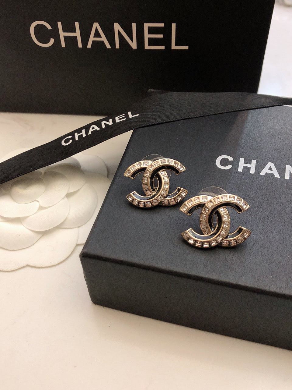 Double-C Emblem Crystal-Accent Stud Earrings – Black Detail side detail