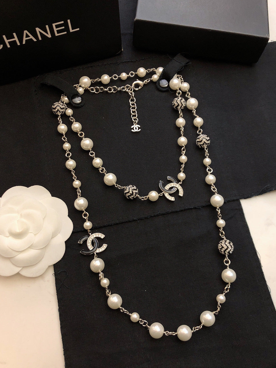 Double-C Emblem Pearl-Detail Pendant Necklace – Pearl Detail – Design 016 detail view